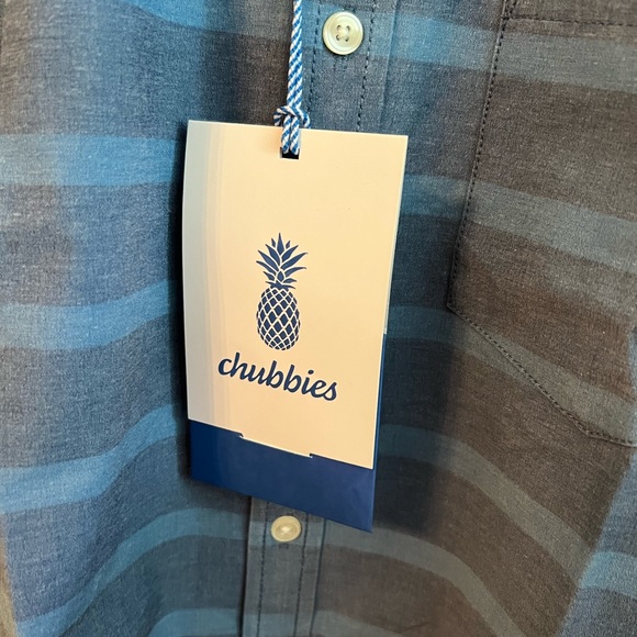 Chubbies - Men’s SS Slim Fit Button-Up Top - Pattern: the Downtowner - Size: M - Picture 12 of 16